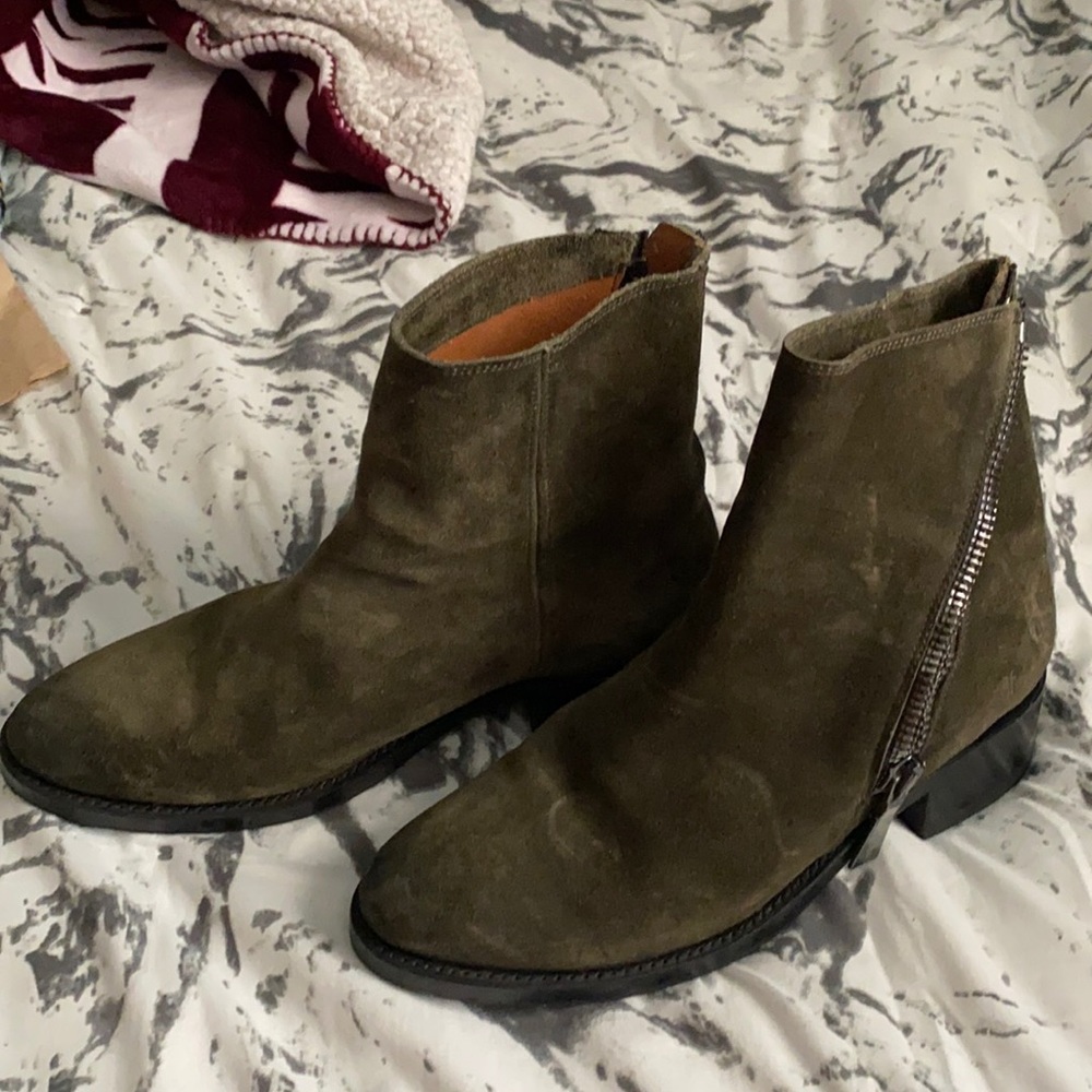 Ankle boots